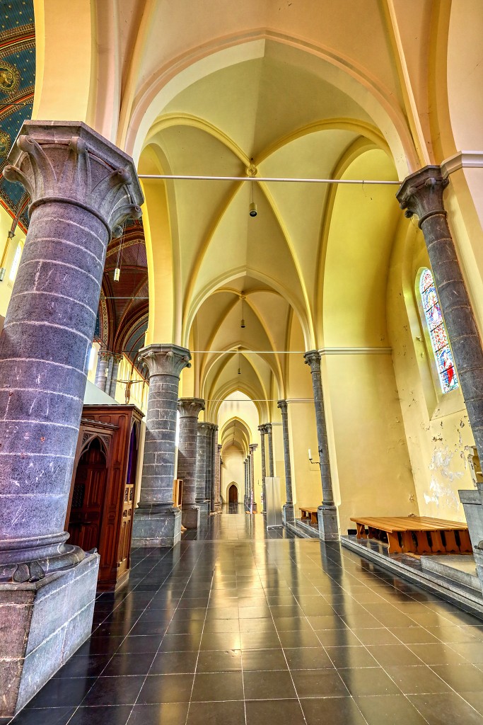 HDR Abbaye de Maredsous kerk eglise church kerkfotografie religie religion bedevaart rooms katholiek kathedraal pelgrimage saint cathedrale klooster basiliek basilique